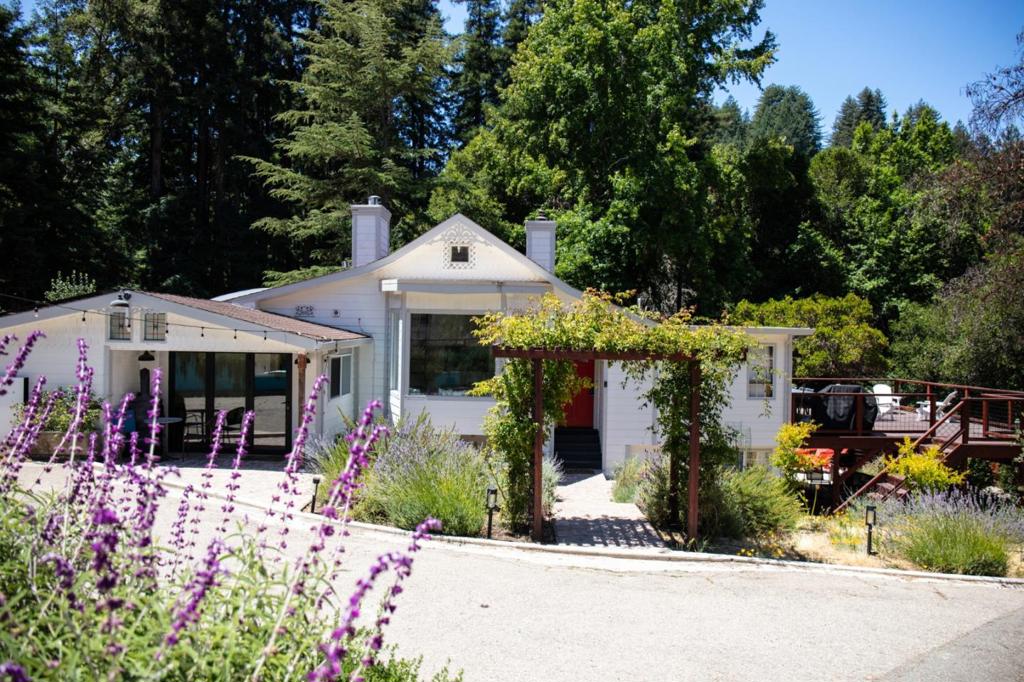 1003 Laurel Glen
