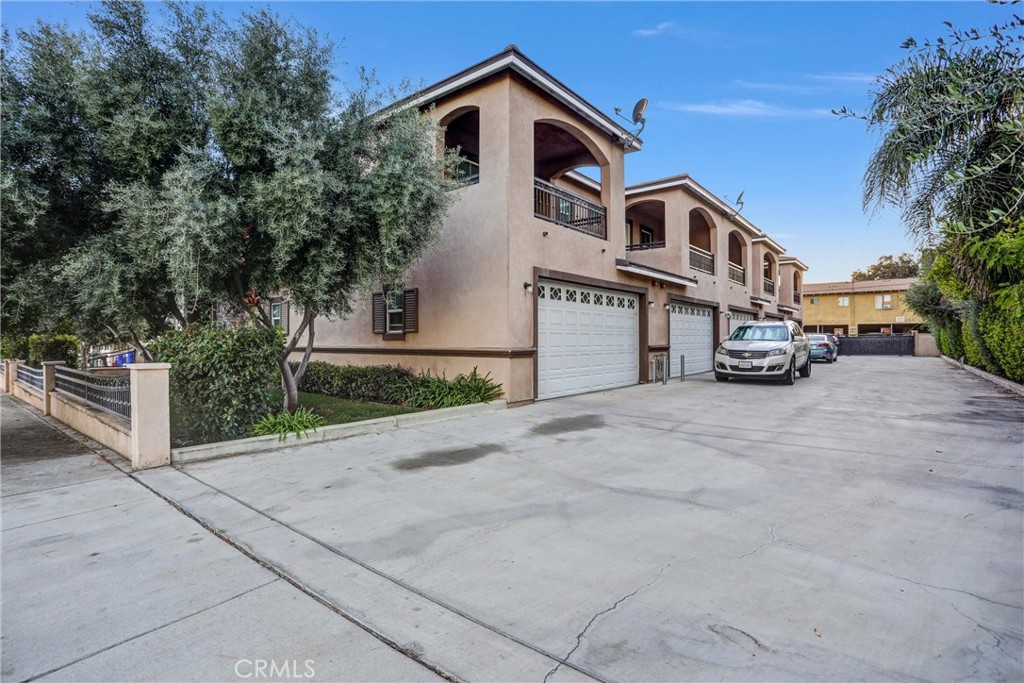 228 N Orange