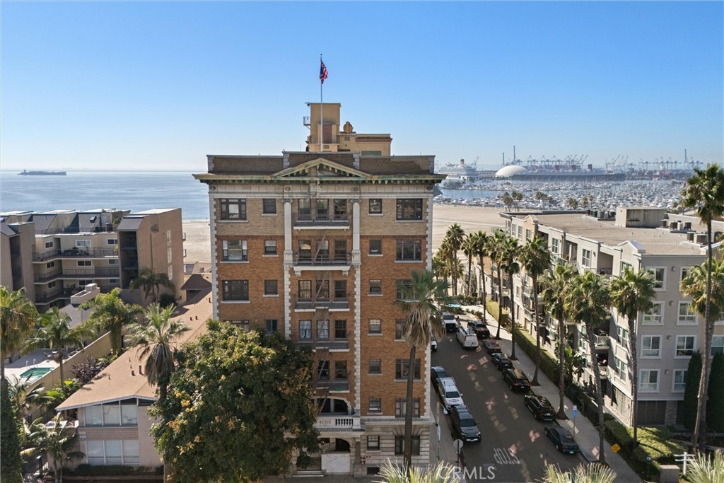 1030 E Ocean 308