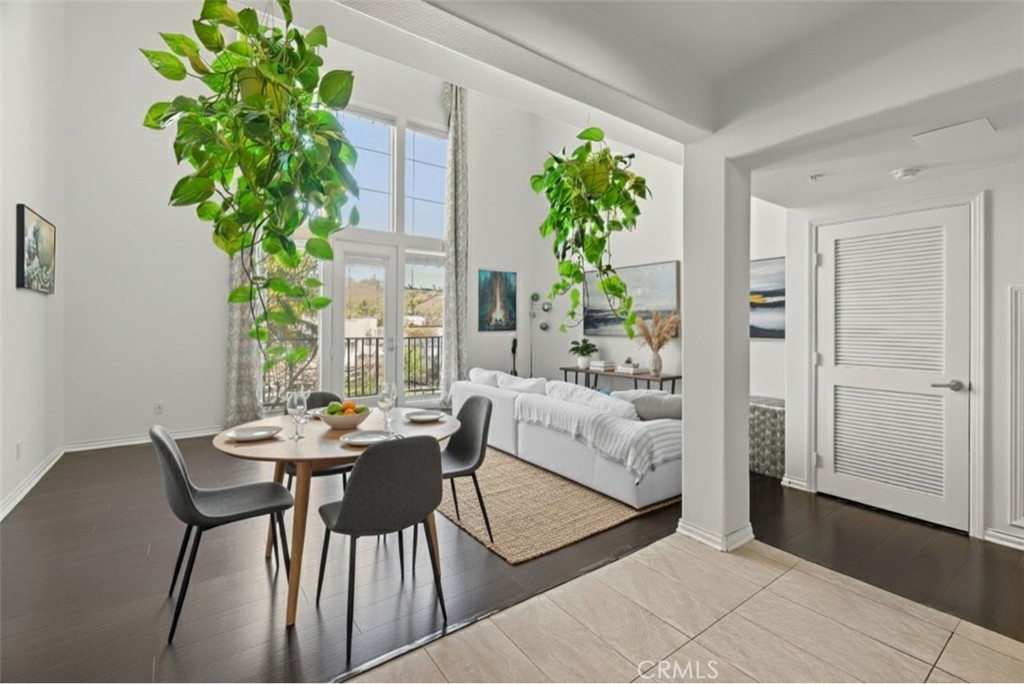 360 W Avenue 26 401