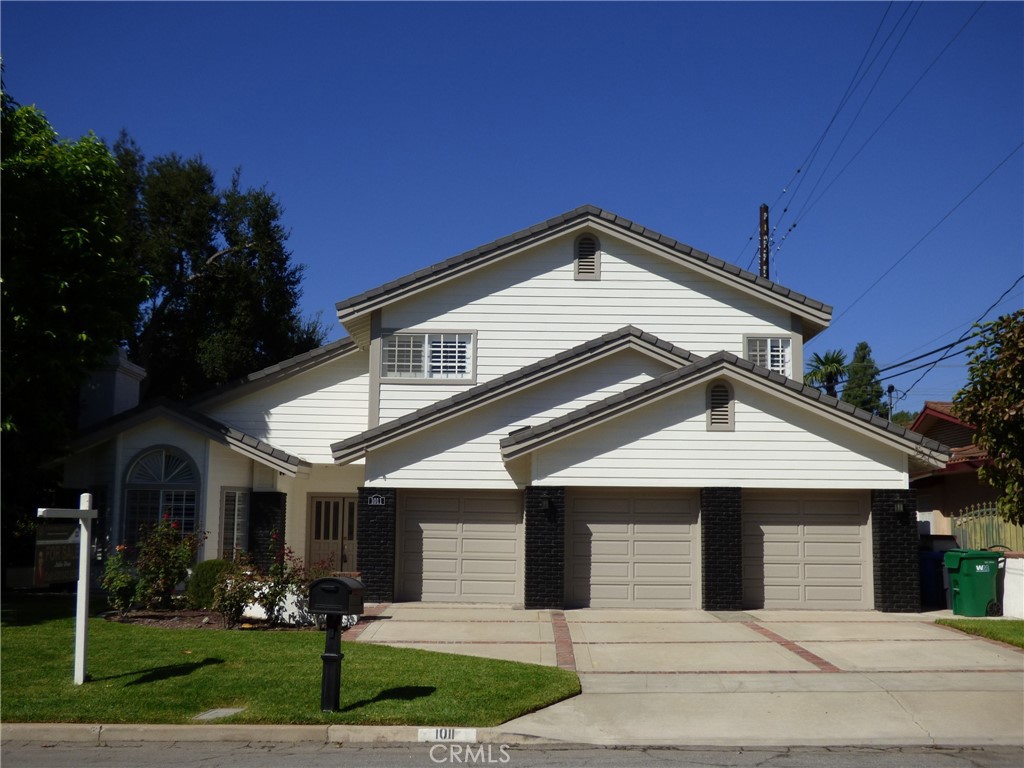 1011 Rodeo Road