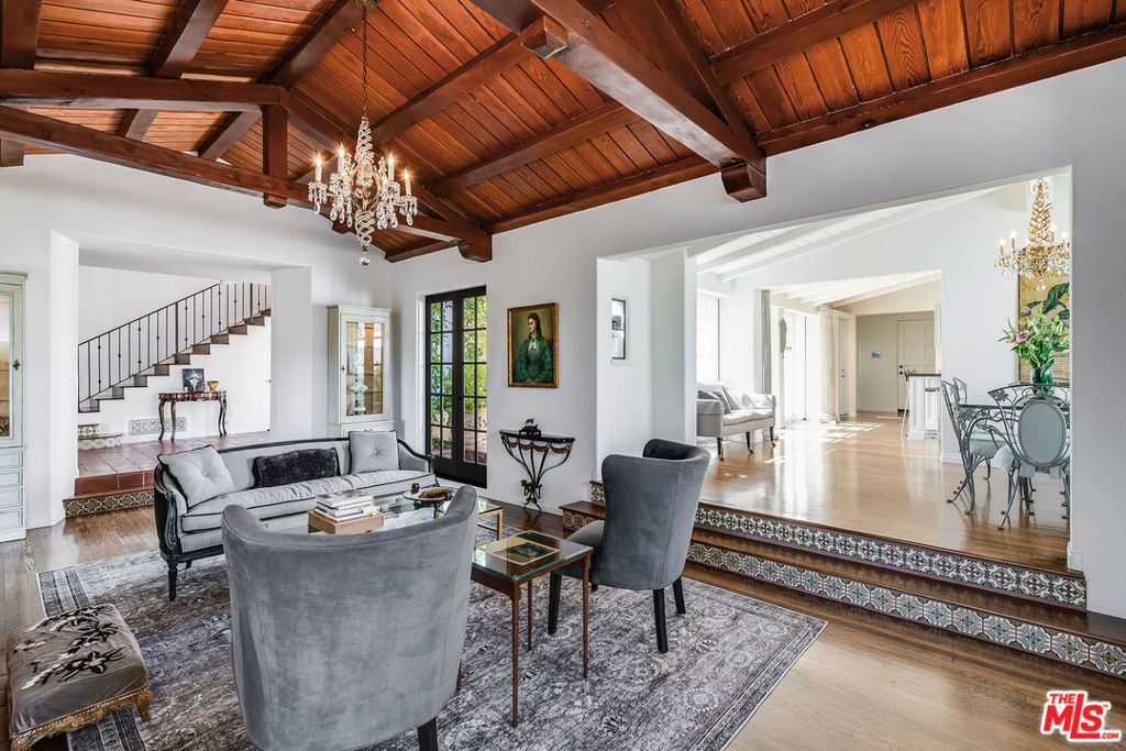 1046 Chautauqua Boulevard