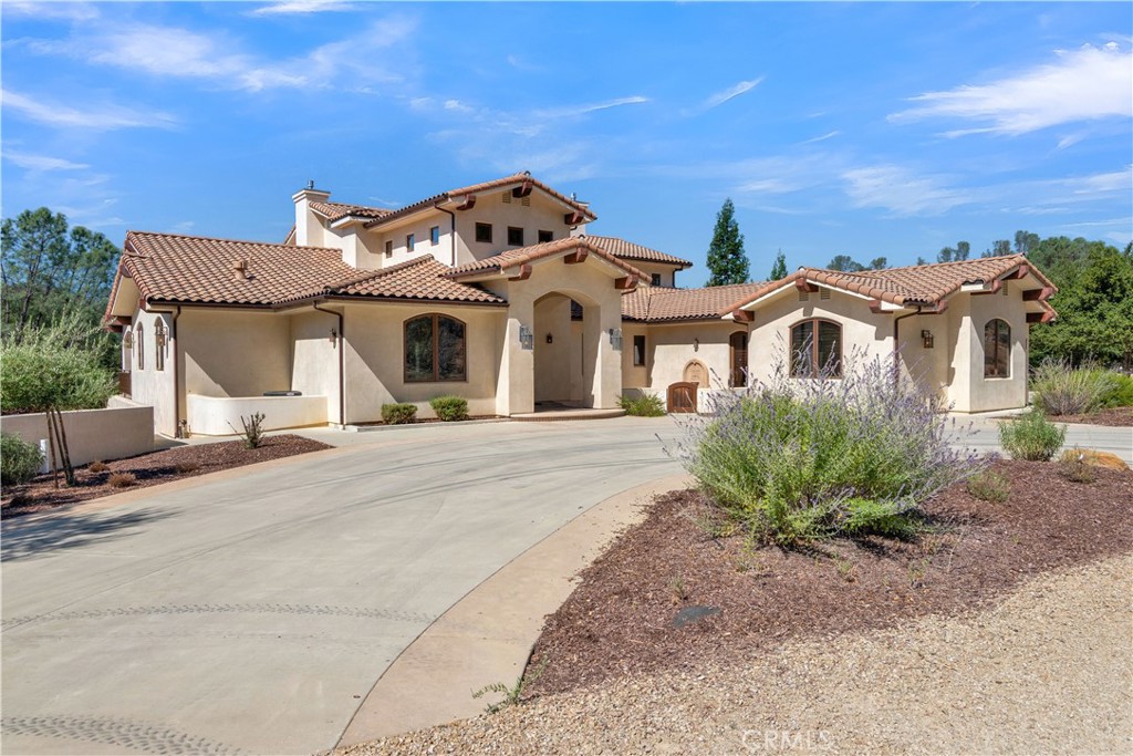 8820 Cantinas Point