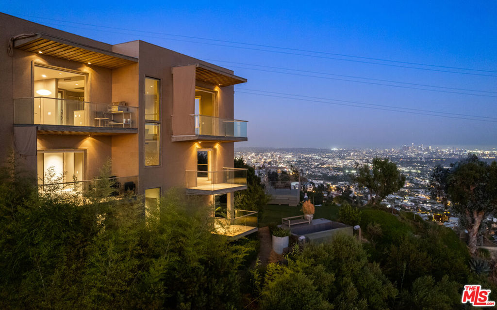 1600 Viewmont Drive