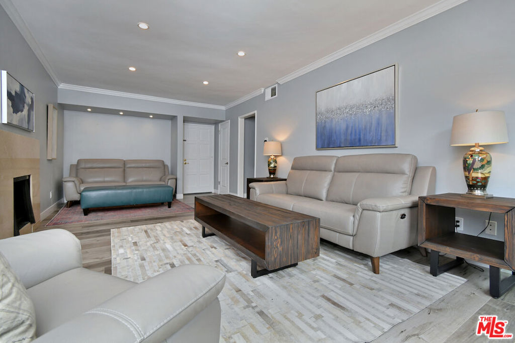 2345 Roscomare Road 205