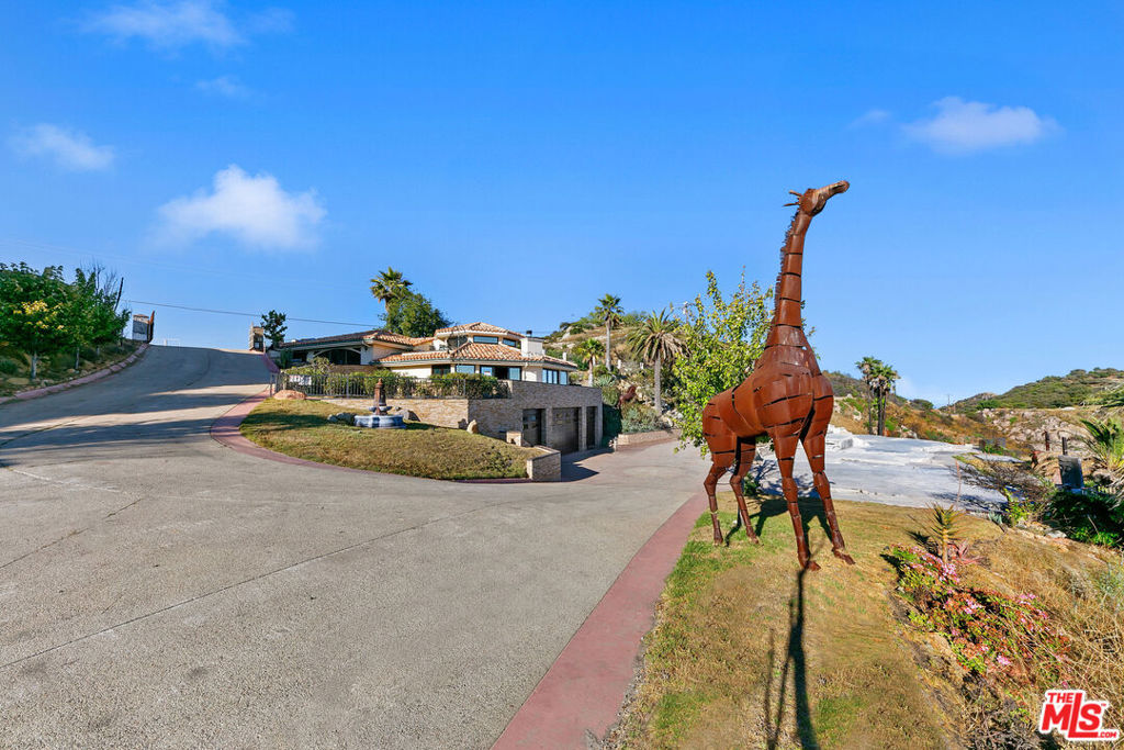 23000 Saddle Peak Road