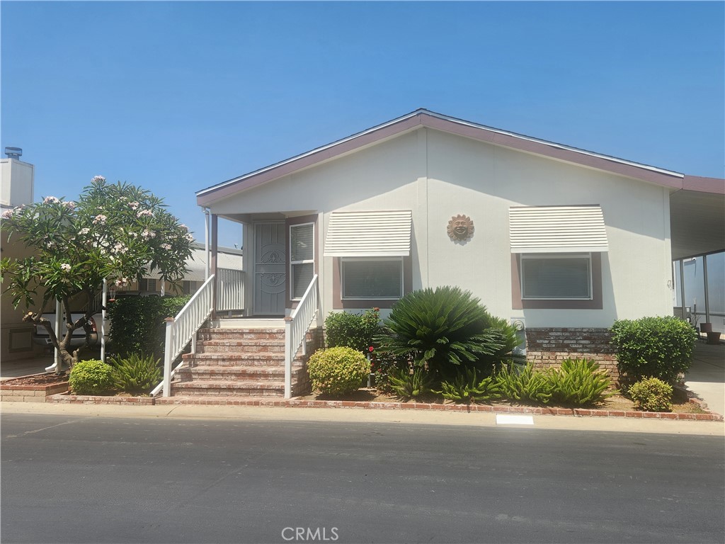 1245 W Cienega Avenue 75