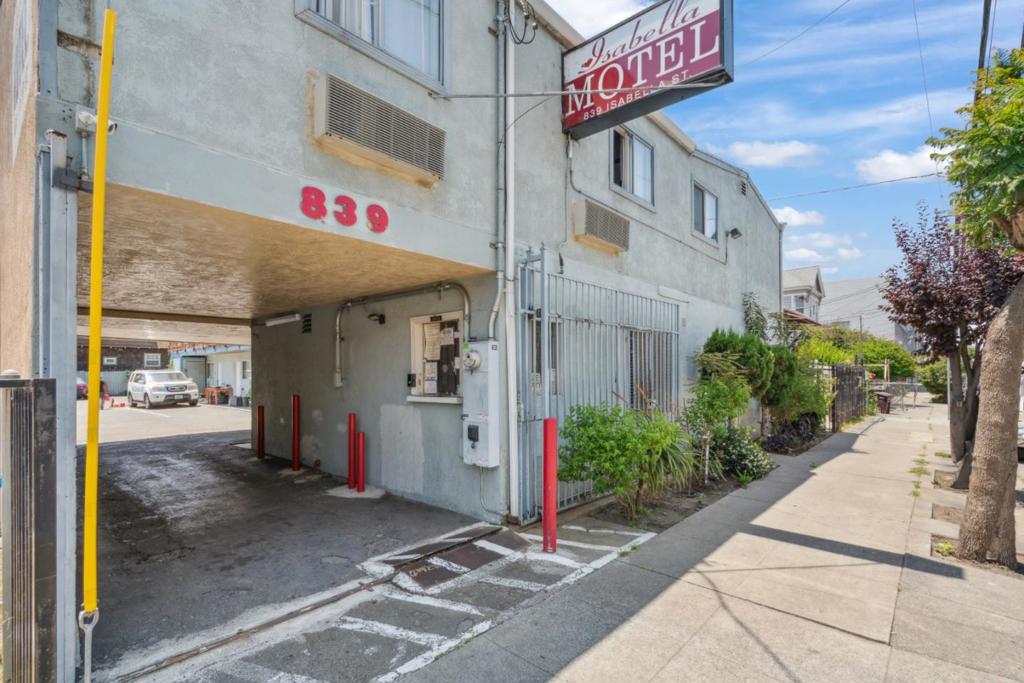 839 Isabella Street