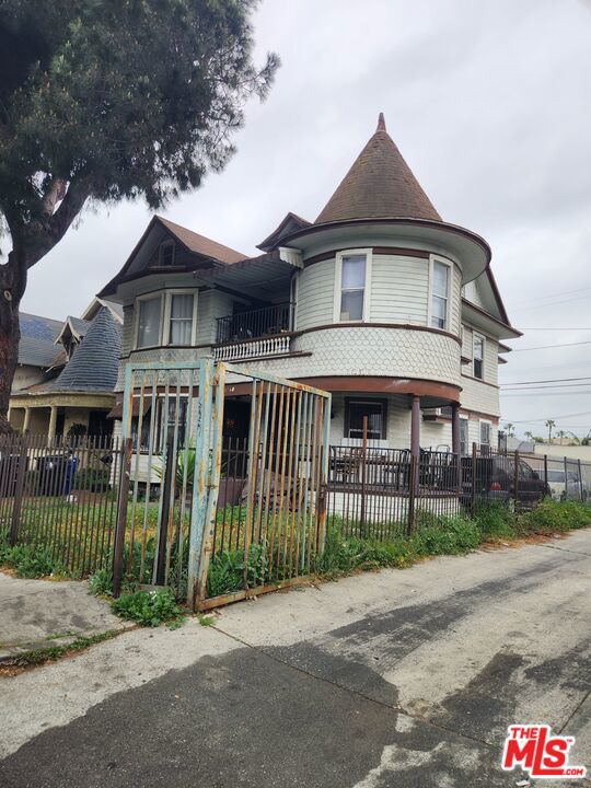 626 E 54th Street
