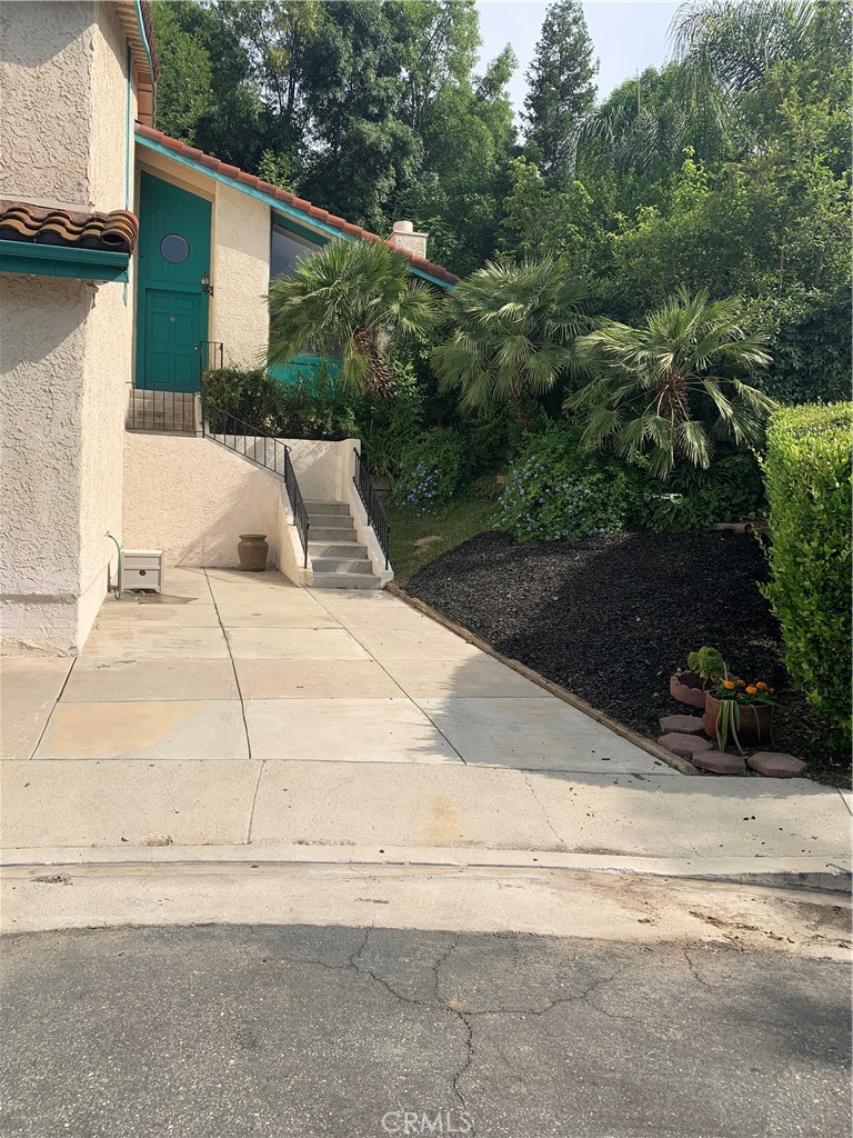 5246 Calderon Road