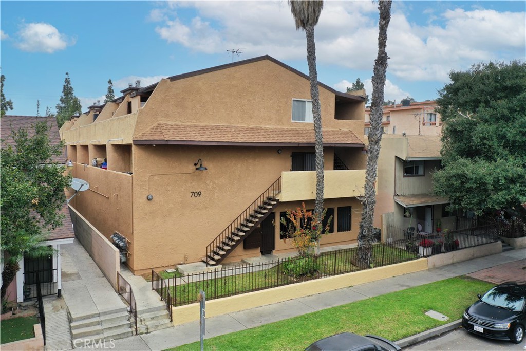 709 E Chestnut Avenue