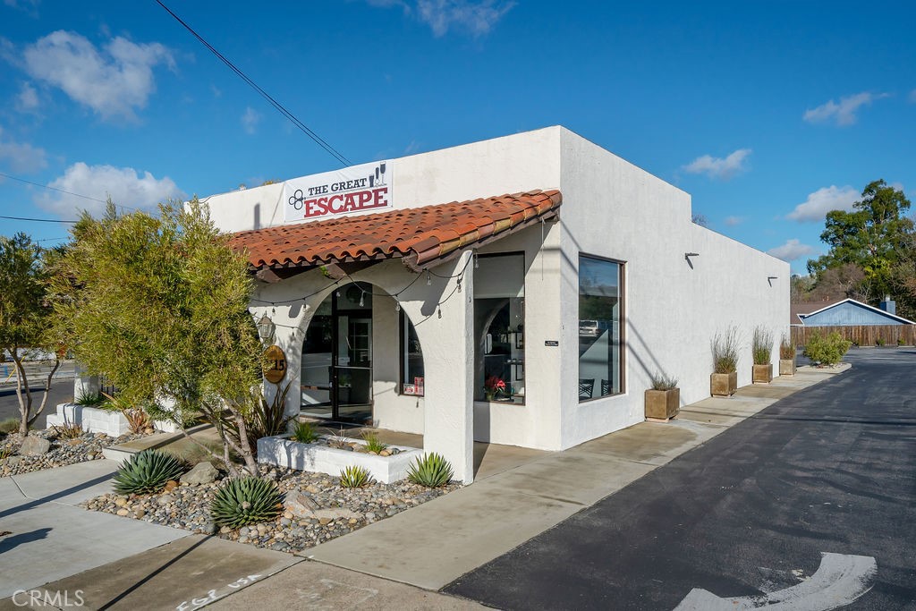 8115 El Camino Real
