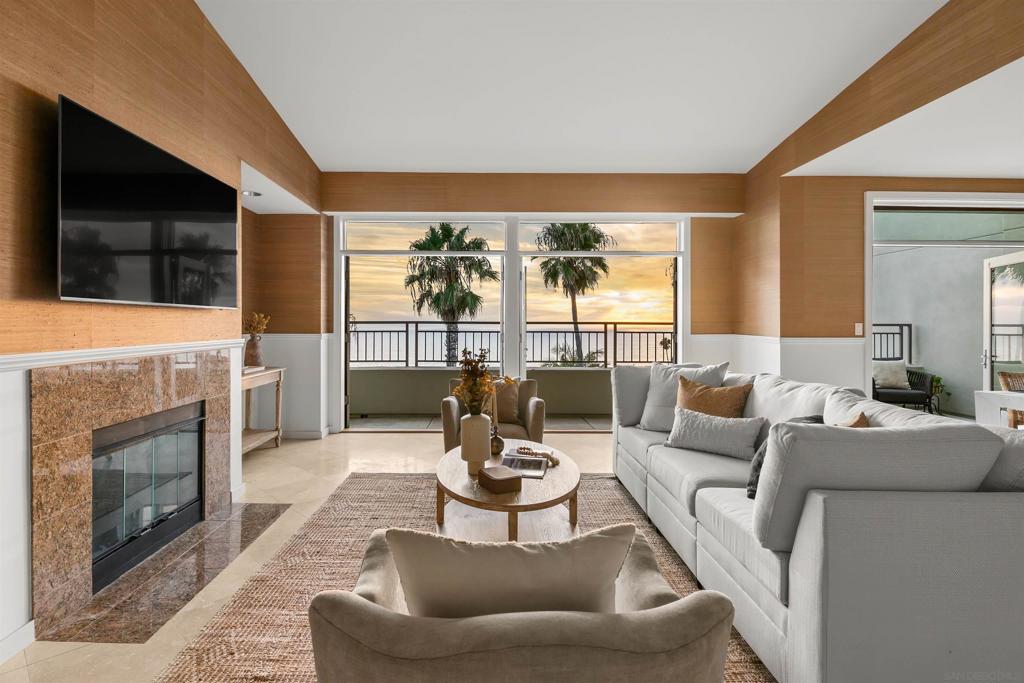 5430 La Jolla Boulevard C302