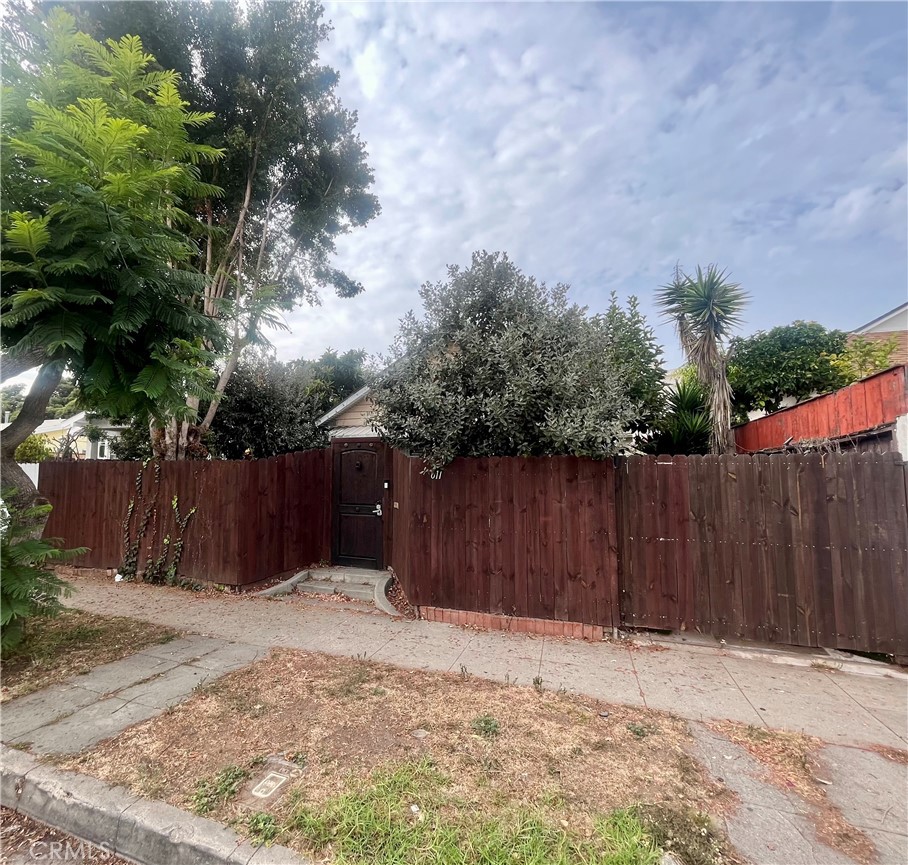 611 Sunset Avenue