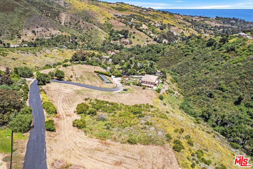 1 Via Acero Street