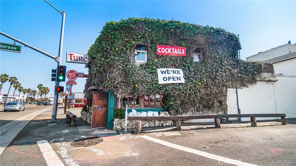 16321 Pacific Coast Highway