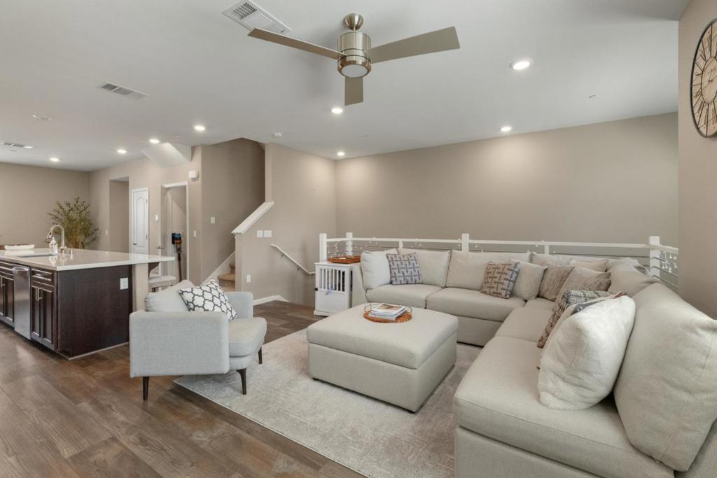133 Llano De Los Robles Avenue 3