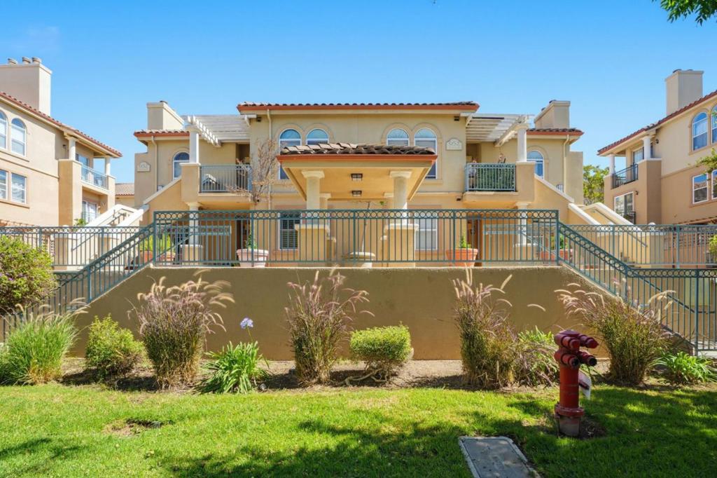 952 S 11th Street 332