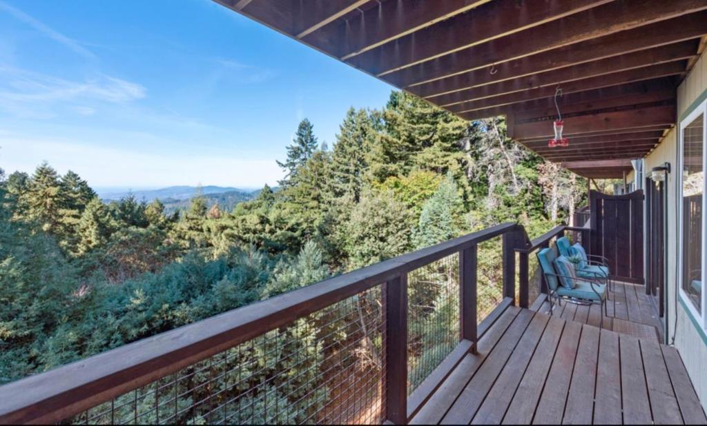 14826 Skyline Boulevard 3