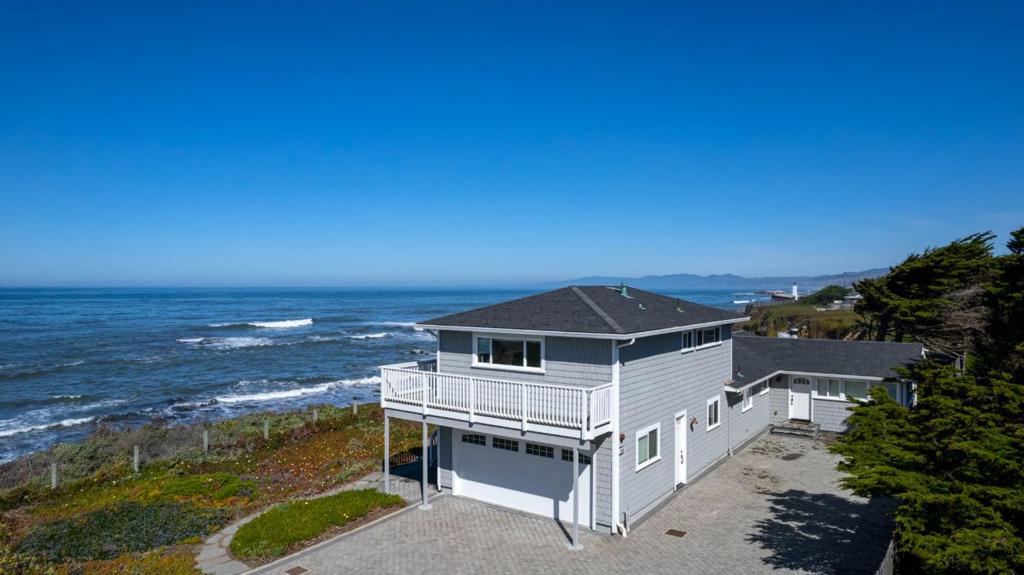 12901 Cabrillo Highway