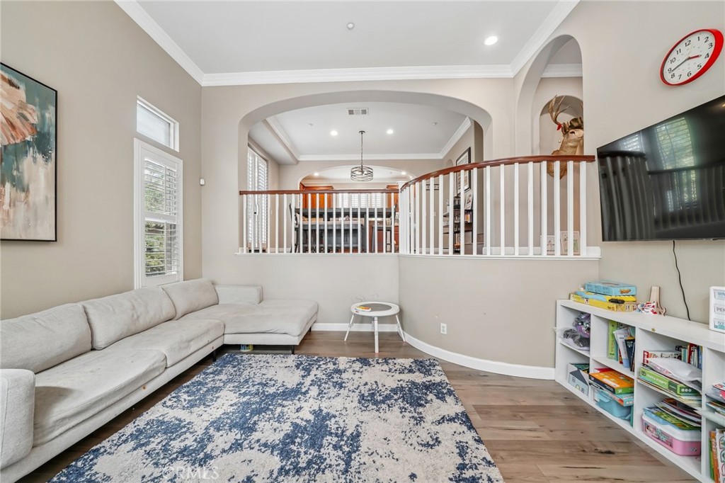 4468 Owens Street 101