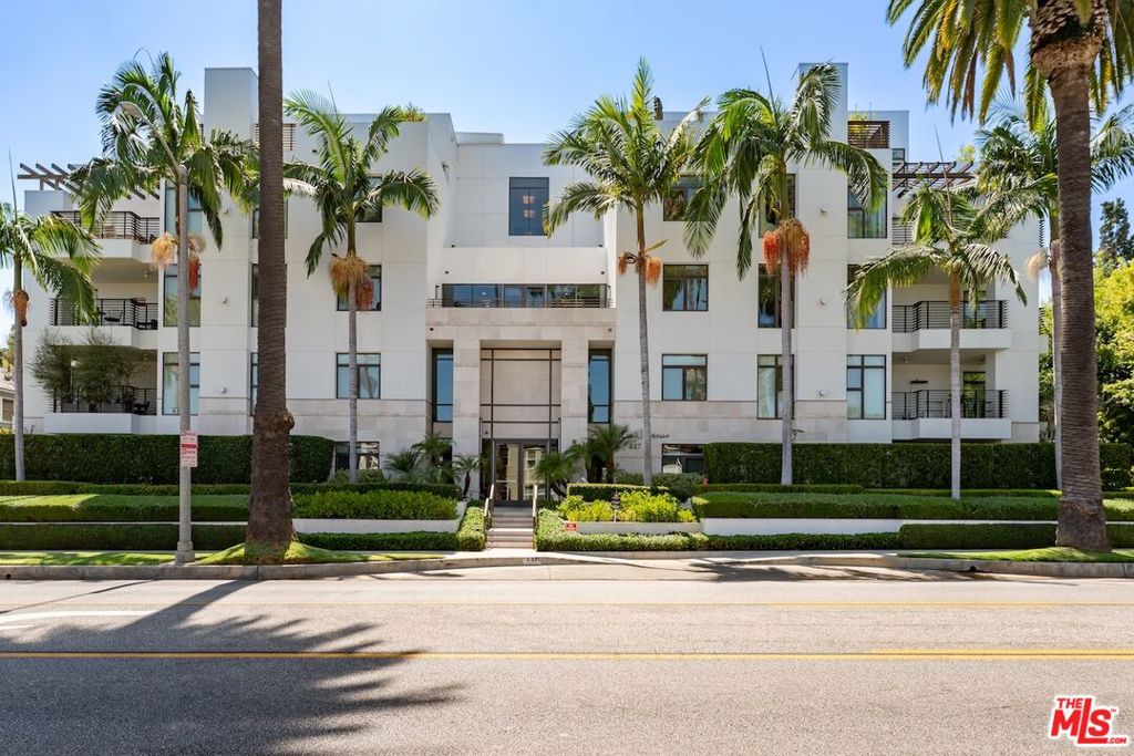 447 N Doheny Drive 104