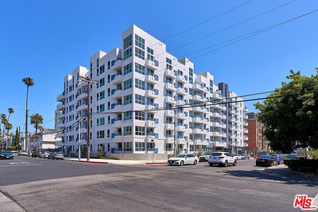 510 S Oxford Avenue 204