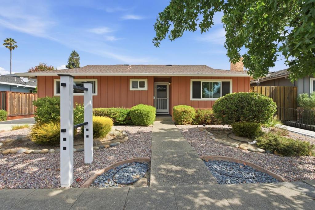 1519 Hawes Court