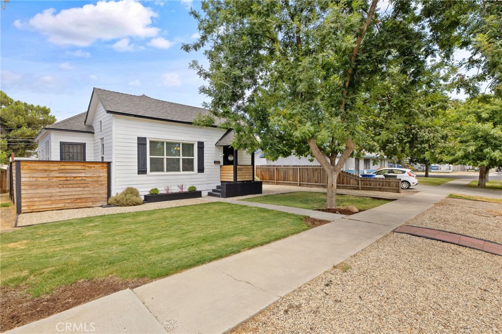224 E 10th