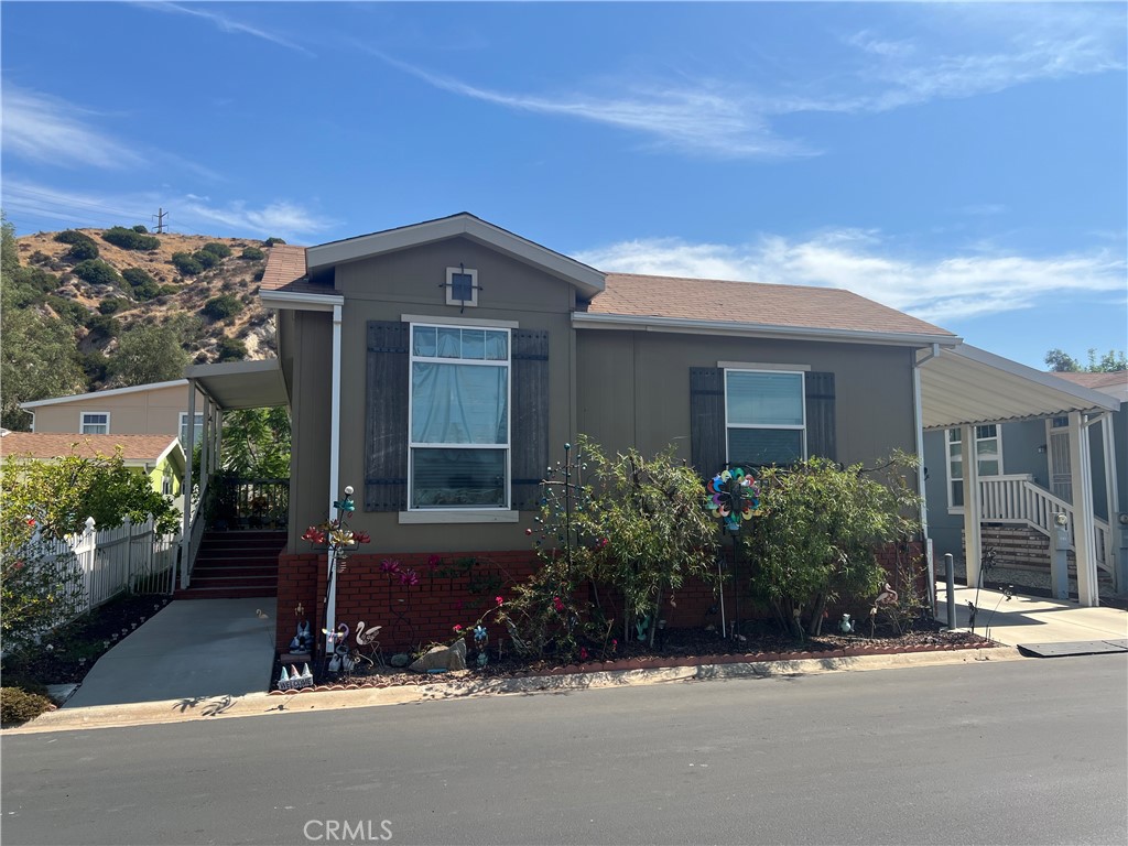 15455 Glenoaks Boulevard 181