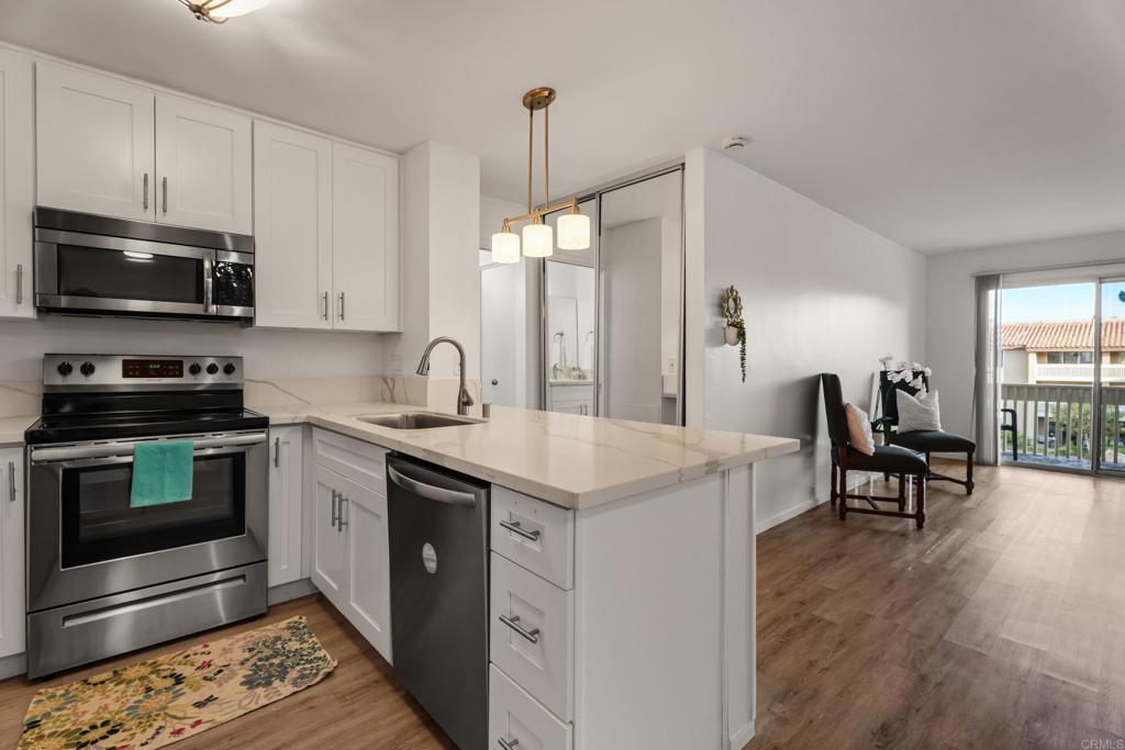 1801 Diamond Street 3-205