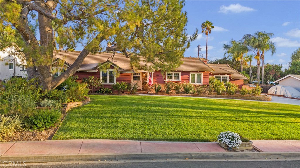 2524 E Evergreen