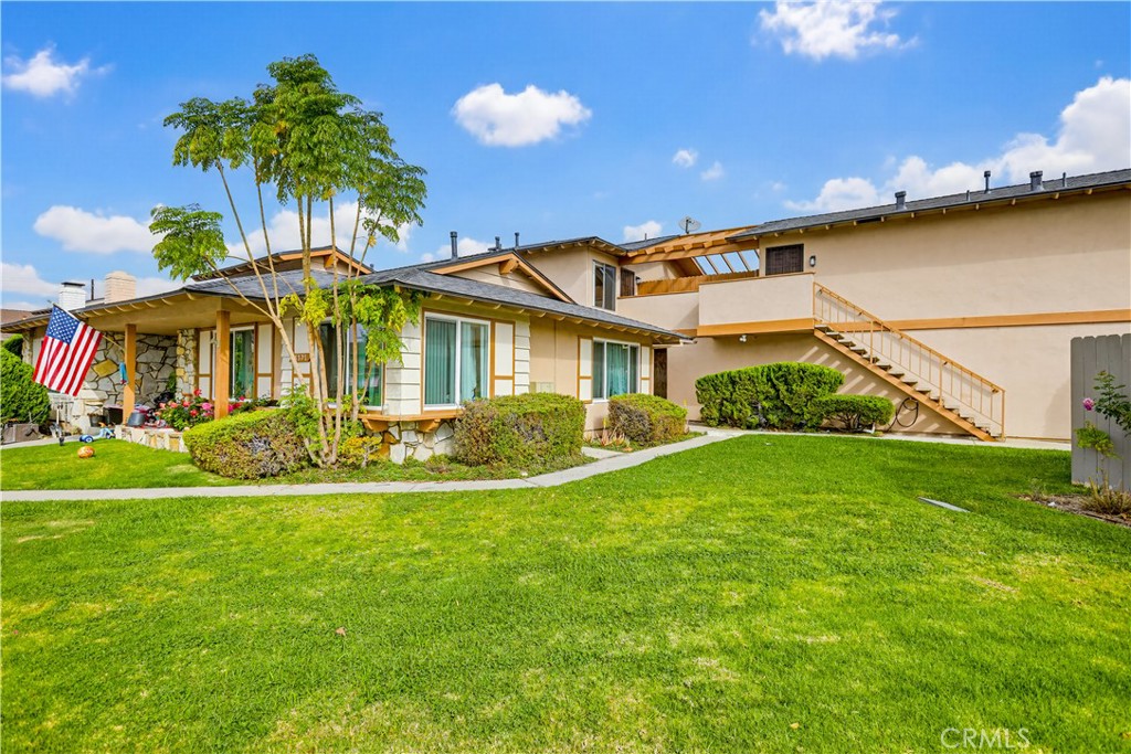 5571 Reno Circle