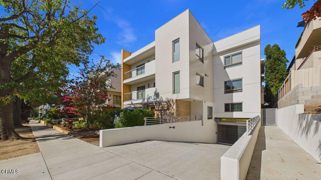 137 S Wilson Avenue 107