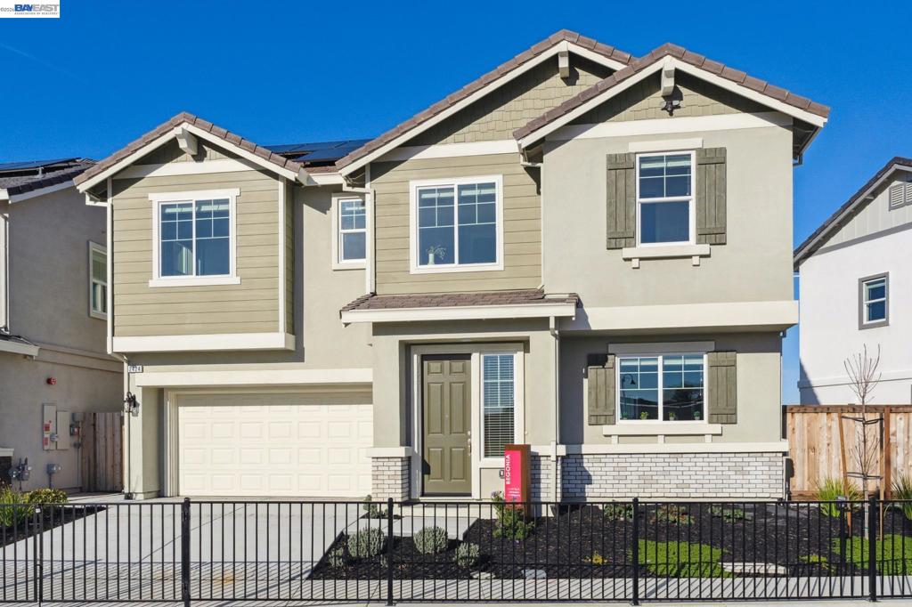 2408 Golden way