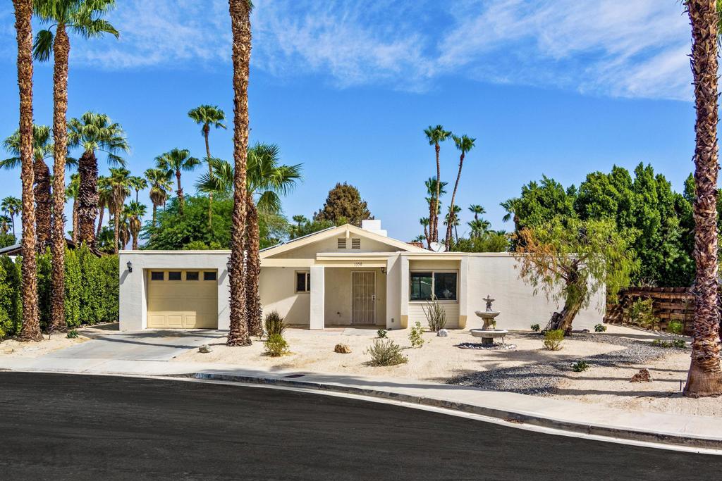 1350 E Gem Circle