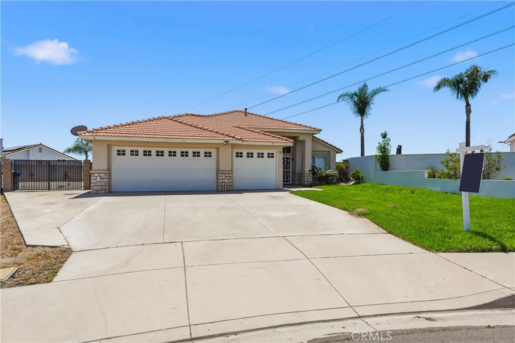 2885 W Calle Vista