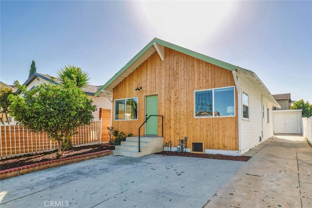 4806 Pickford