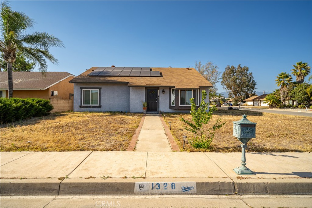 1328 W Jackson