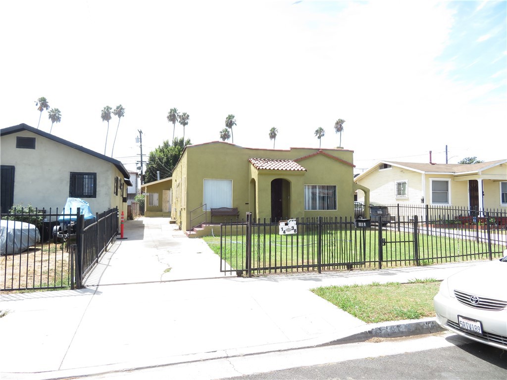 1438 W 95th Street W
