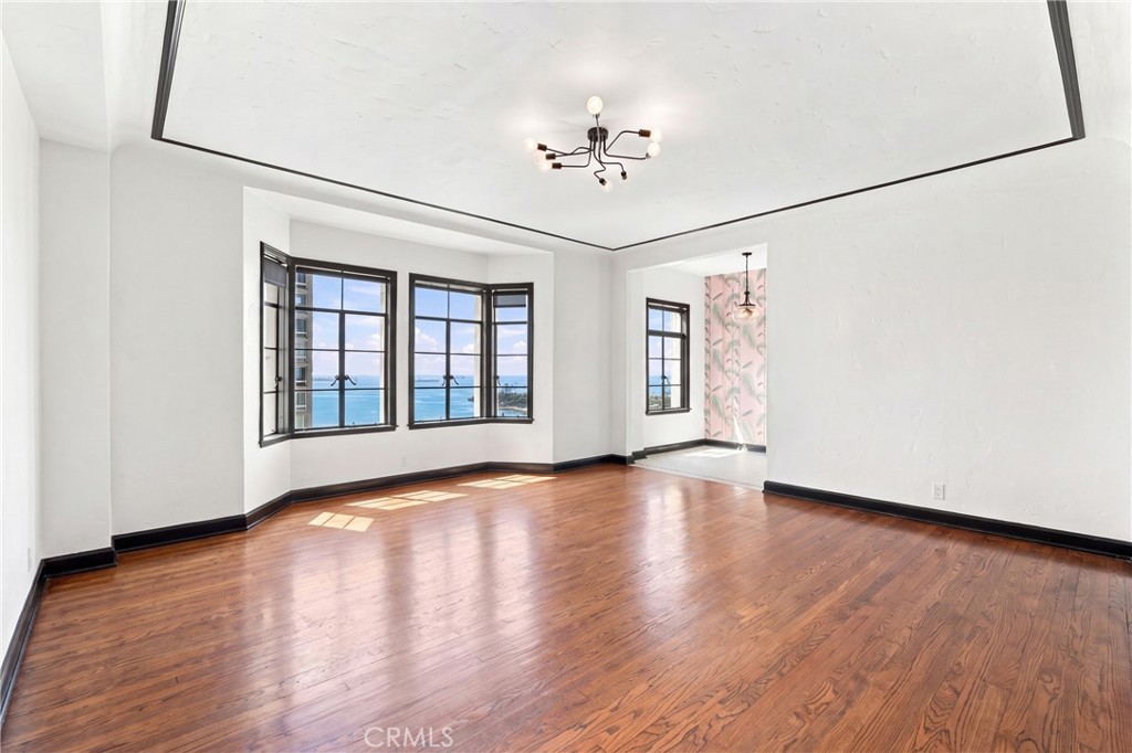 800 E Ocean #905