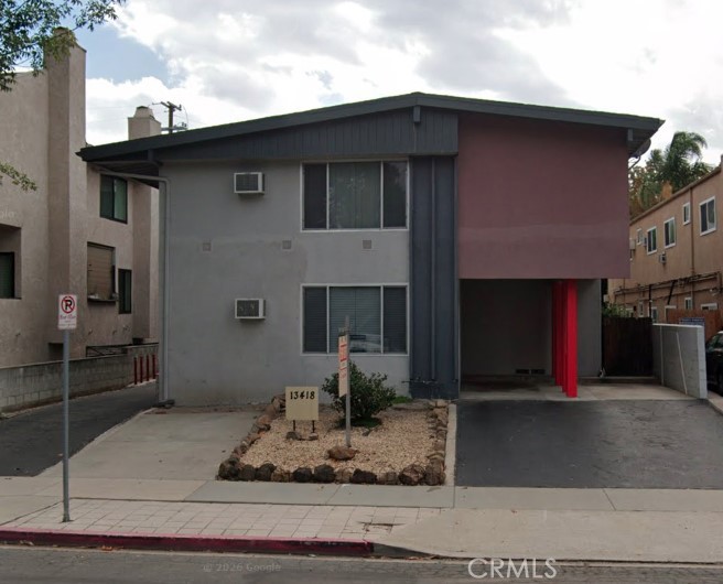 13418 Moorpark Street 1