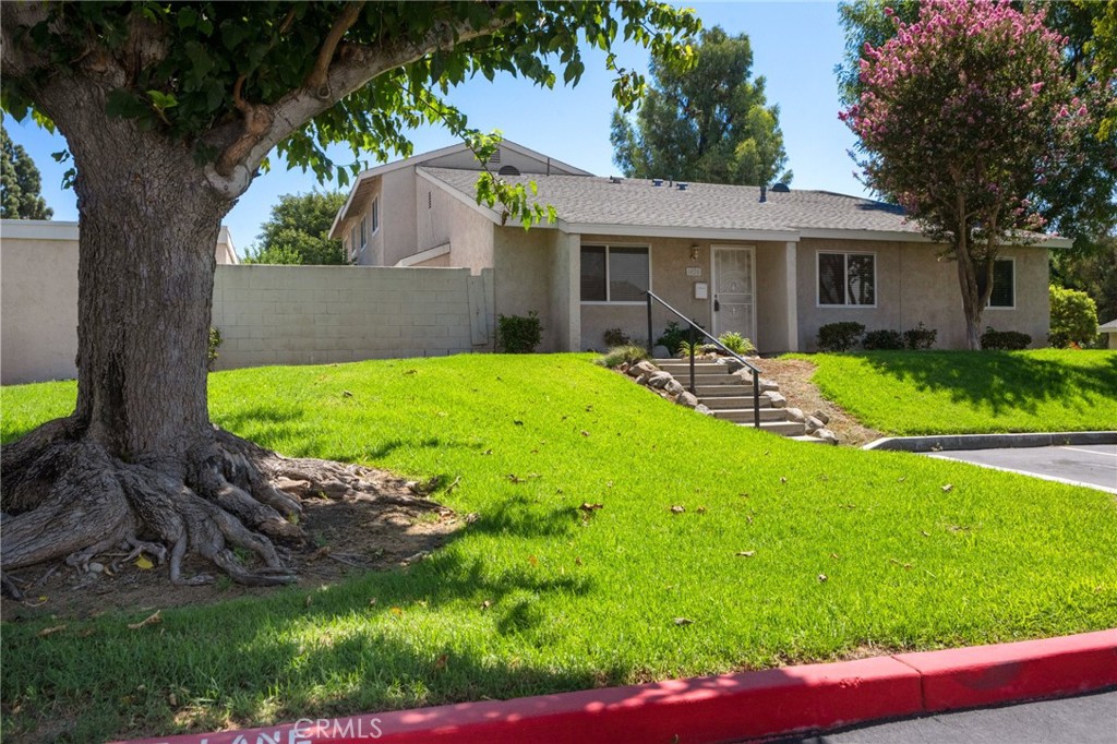 1436 N Gardenia