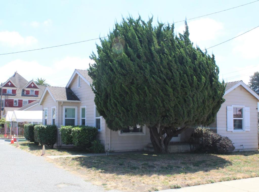 36 Tharp Avenue