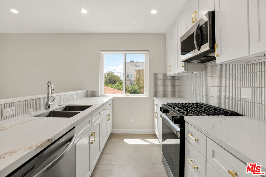 1470 Rexford Drive 103
