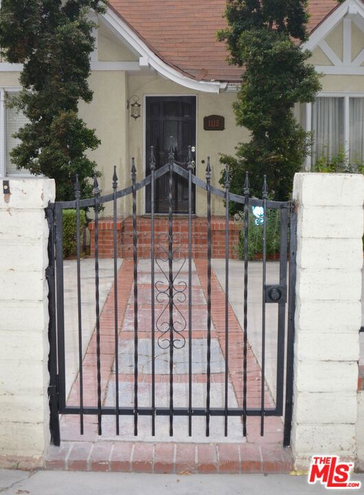 1115 S Lucerne Boulevard