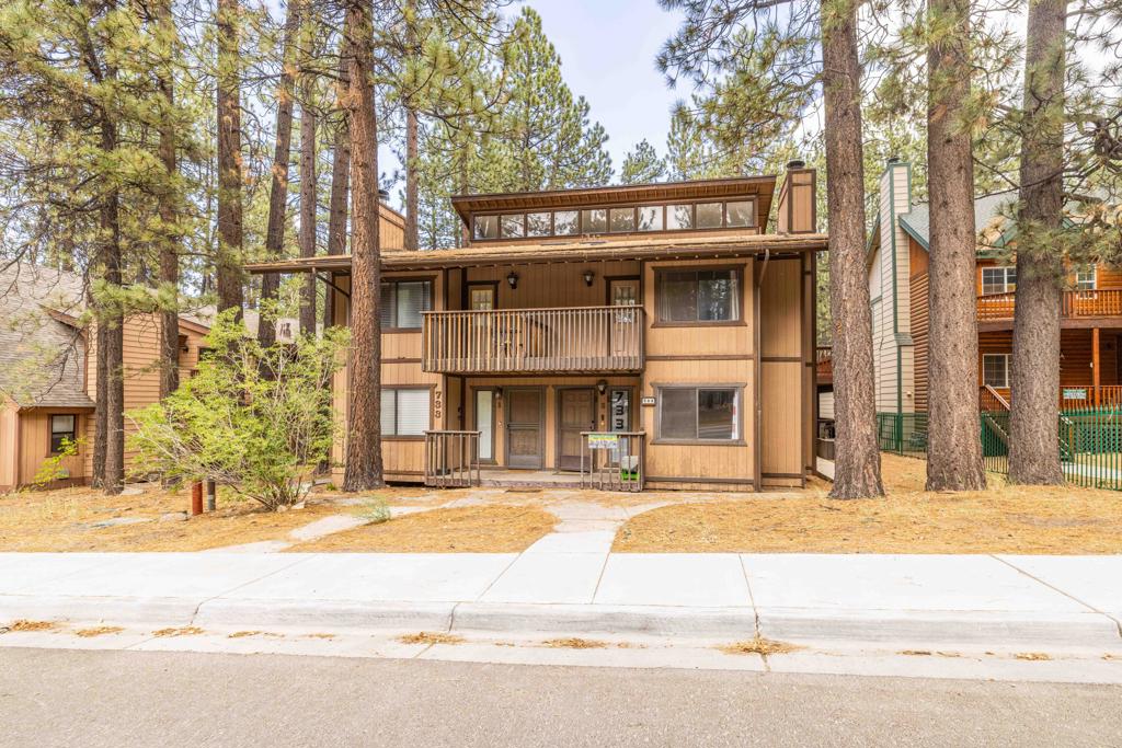 733 Summit Boulevard 2