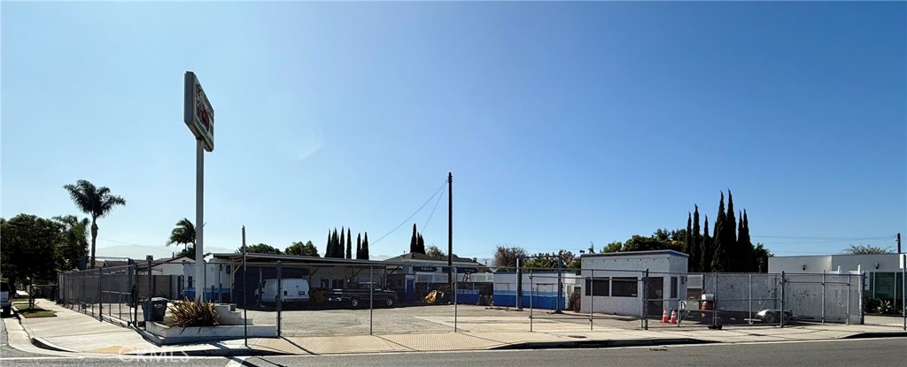 2258 Lomita