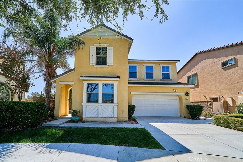 2782 E Thompson