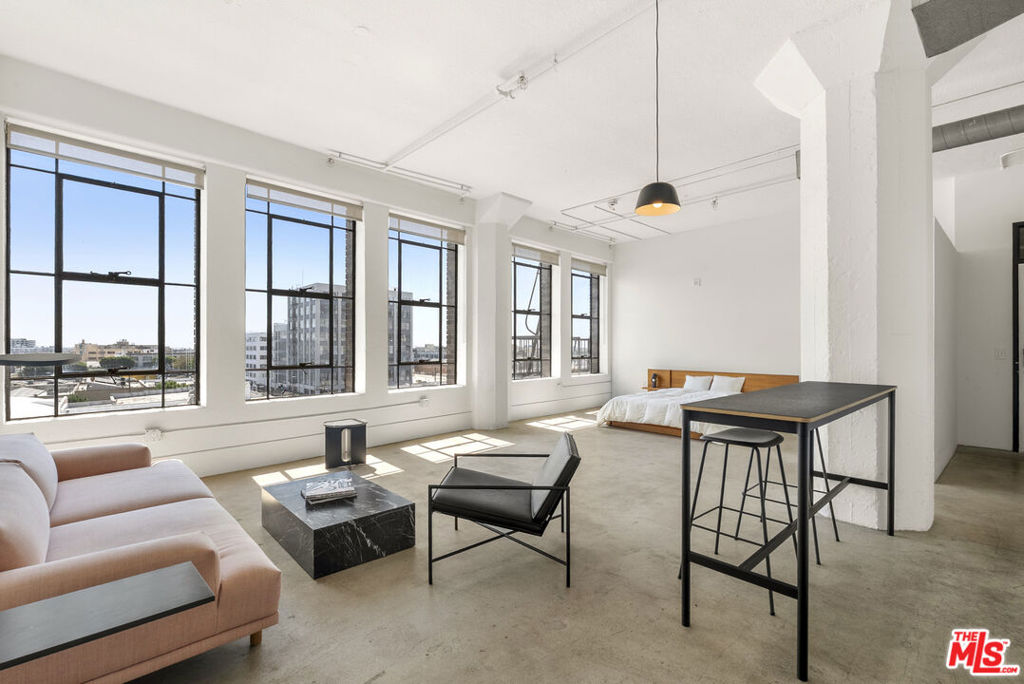 315 E 8th Street 505